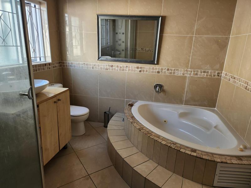To Let 4 Bedroom Property for Rent in University Estate Western Cape